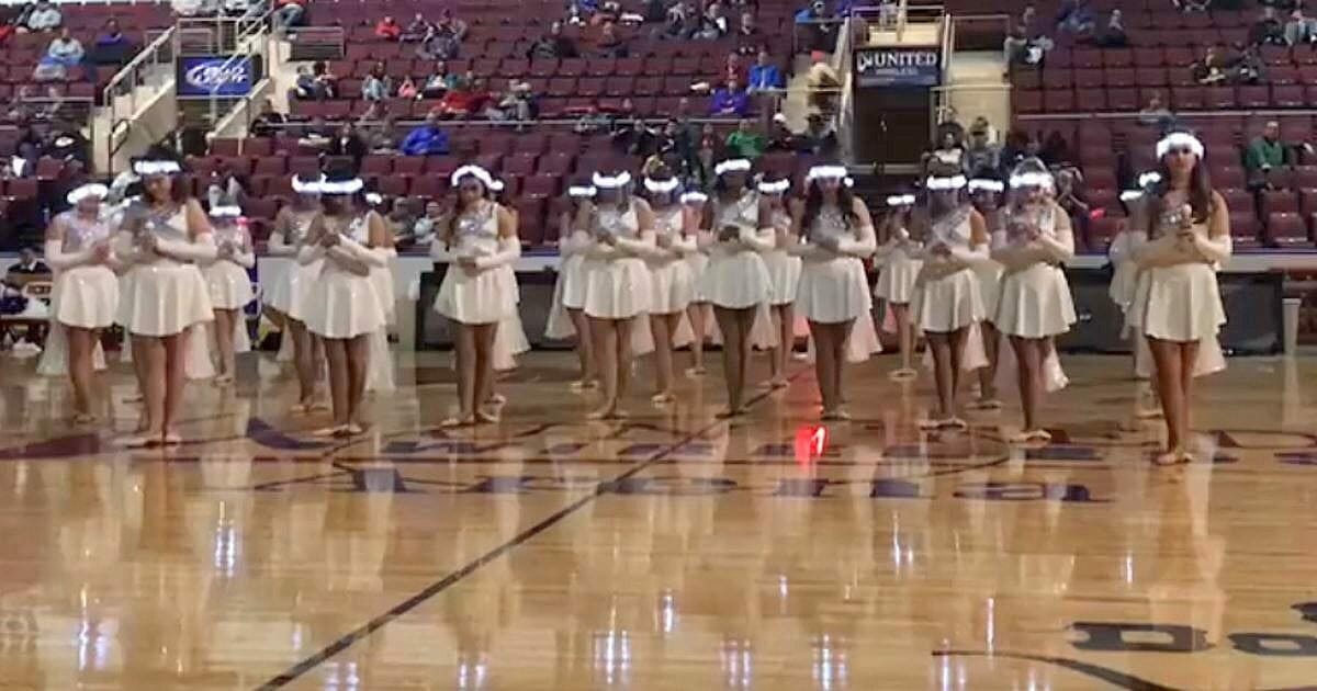 Flickornas dansuppvisning