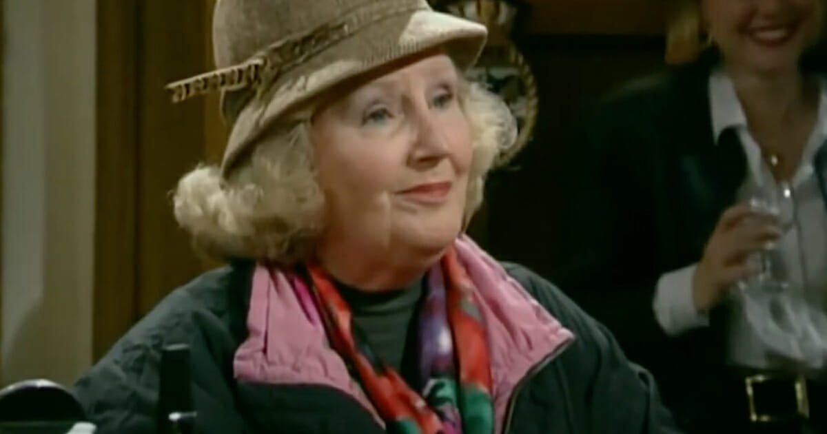 Betty Eagleton, Hem till gården