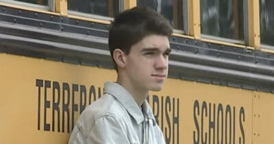 Utskrattad, mobbad, skolbal,