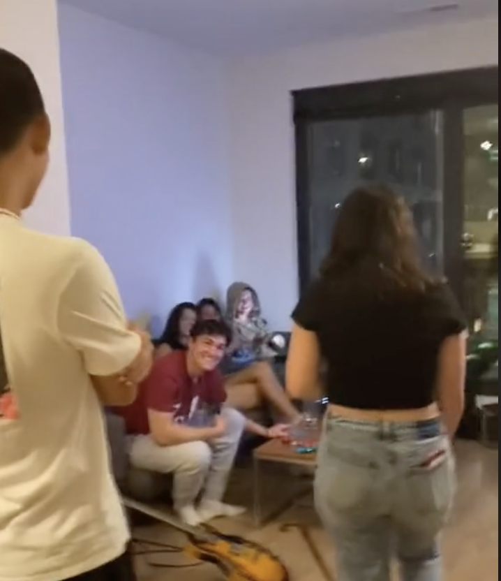 Flickvän överraskar