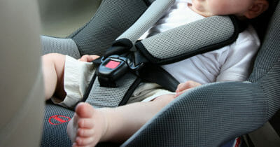 Bebis dog i varm bil